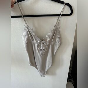 Fleur du Mal Bodysuit in light grey